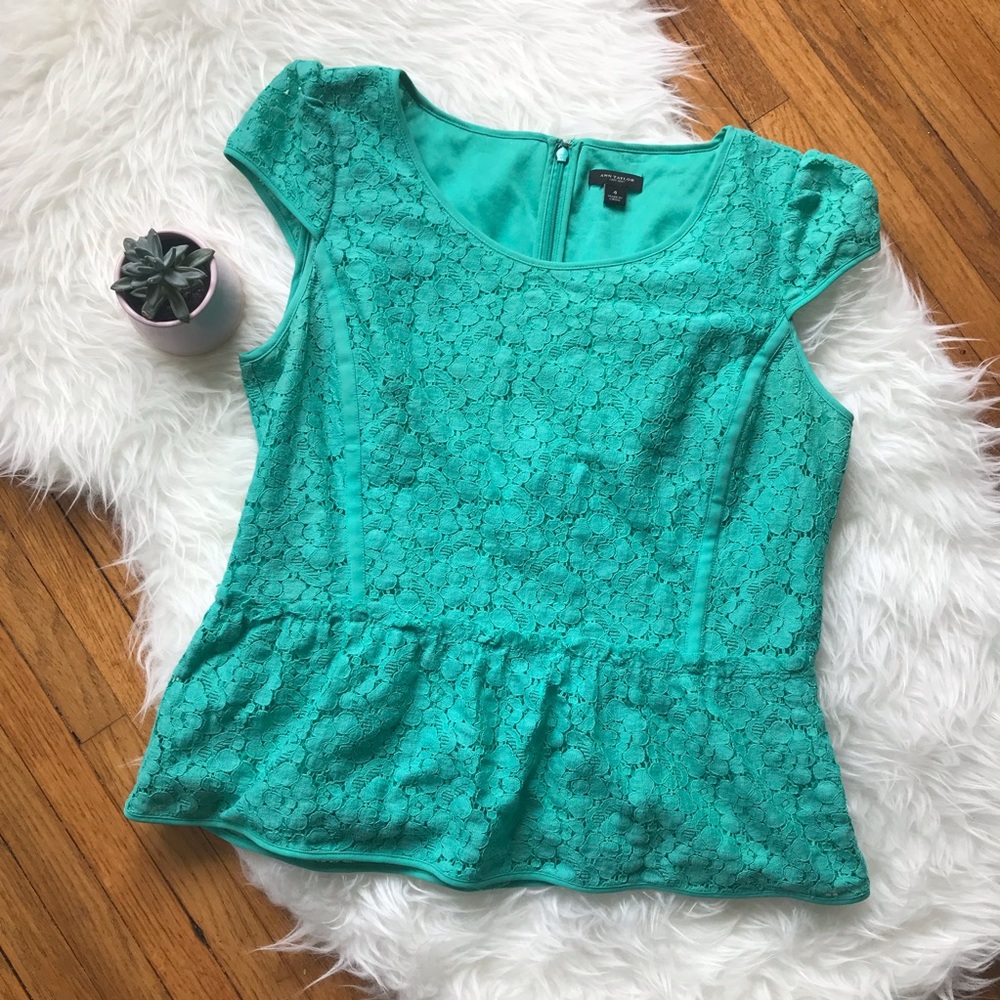 Ann Taylor Green Lace Overplay Peplum Blouse SZ 4